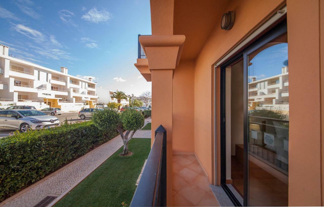 B27 - Luzbay 2 Bed Apartment Exteriör bild